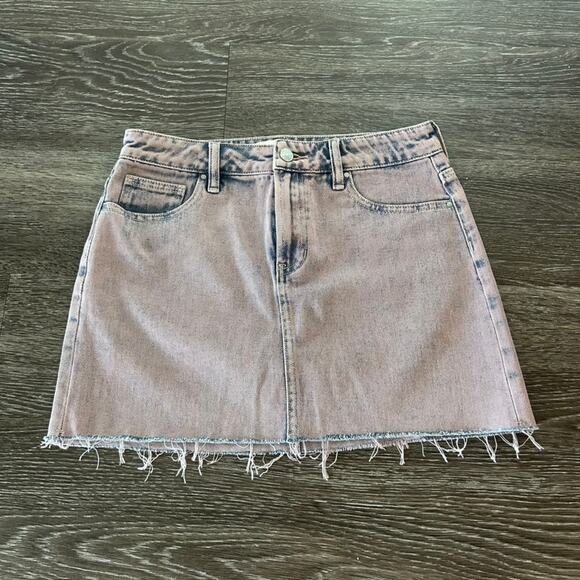 EUC PacSun Faded Purple Denim Low Rise Mini Skirt Size 25 Raw Hem Jean Y2K Style - Picture 2 of 10